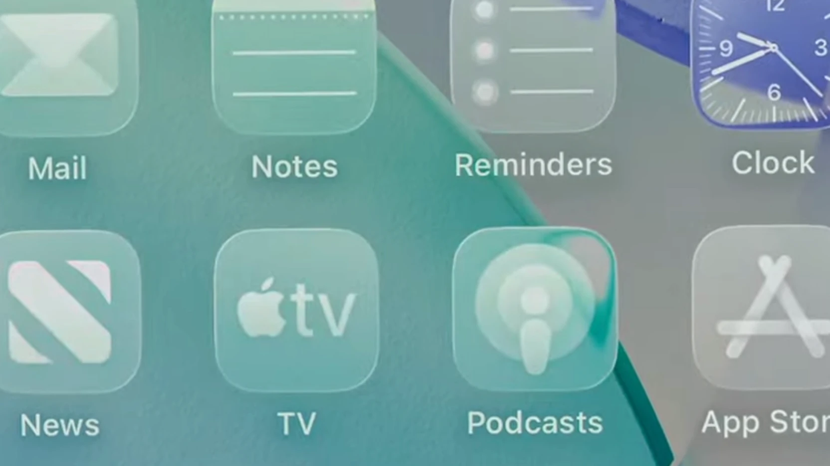 iPhone系統設定選單特寫顯示Liquid Glass切換開關
